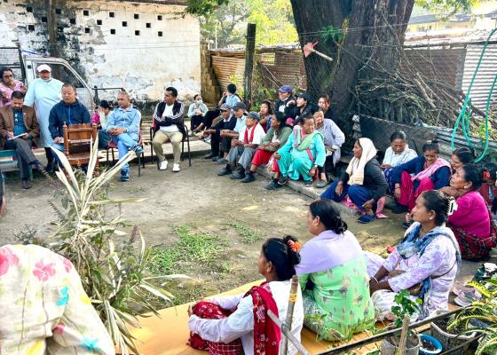 बीपी प्रतिष्ठानका सफाइ मजदुरहरु आफ्नाे पीडा मजदुर नेताहरुलाई सुनाउदैं