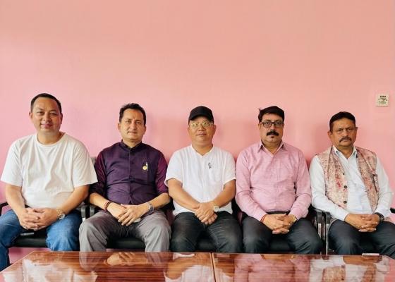 यातायात मजदुर व्यवसायीले बनाए संयुक्त समिति, आवश्यक परे सडक संघर्ष गर्ने यातायात मजदुर व्यवसायीले बनाए संयुक्त समिति, आवश्यक परे सडक संघर्ष गर्ने